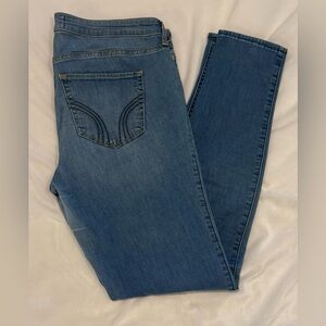 Hollister Low-Rise Jean Legging. Size 13 Long